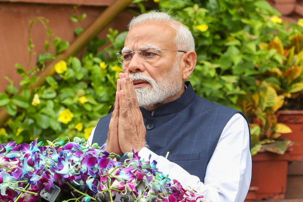 प्रधानमंत्री मोदी ने रूस के राष्ट्रपति व्‍लादिमीर पुतिन से फोन पर बात की और 73वें जन्मदिन पर उन्‍हें बधाई दी