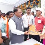 सिलगेर के माड़वी कोसा ने अपने हाथों से बनाया घर, मुख्यमंत्री ने सौंपी खुशियों की चाबी